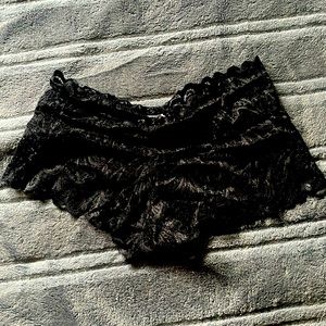 NEVER WORN ~ LACY LINGERIE
